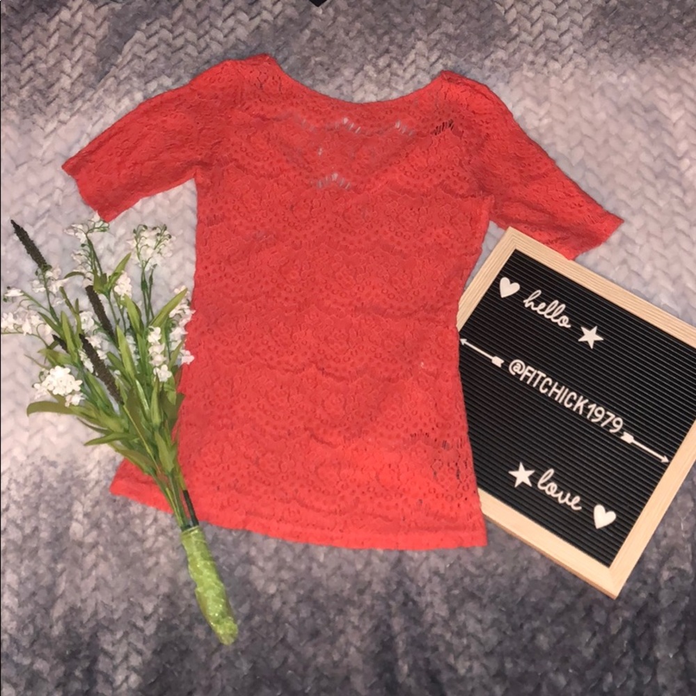 Guess coral 1/2 sleeve lacey blouse